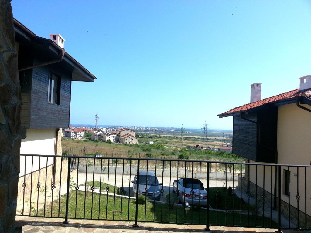 Menada Sunny Hill Villa Kosharitsa Buitenkant foto