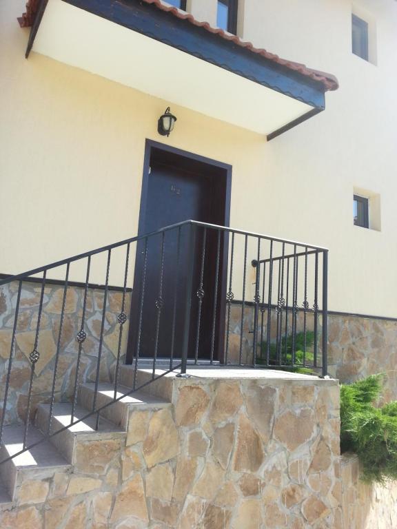 Menada Sunny Hill Villa Kosharitsa Buitenkant foto