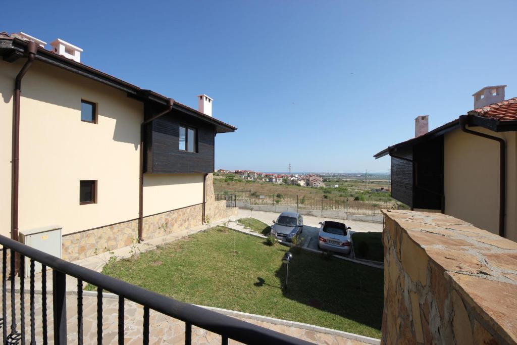 Menada Sunny Hill Villa Kosharitsa Buitenkant foto