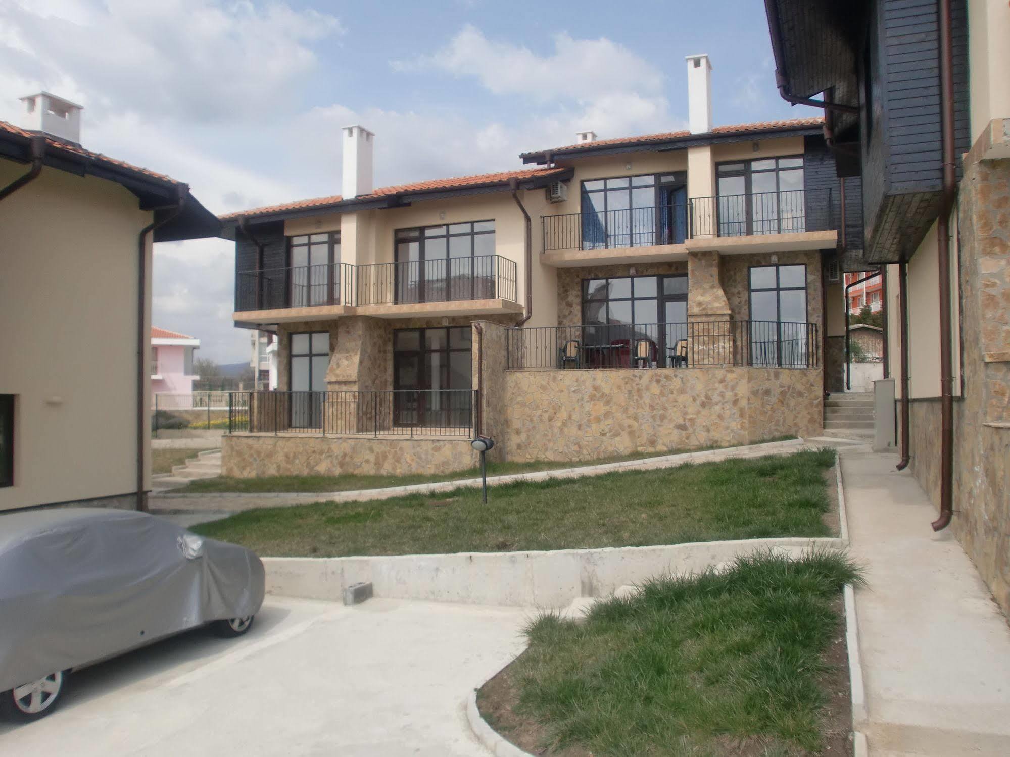 Menada Sunny Hill Villa Kosharitsa Buitenkant foto