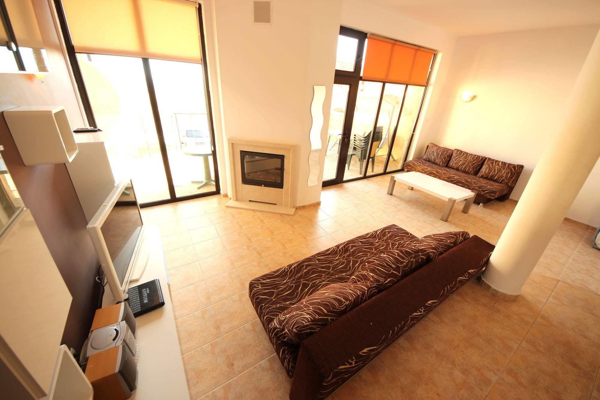 Menada Sunny Hill Villa Kosharitsa Buitenkant foto