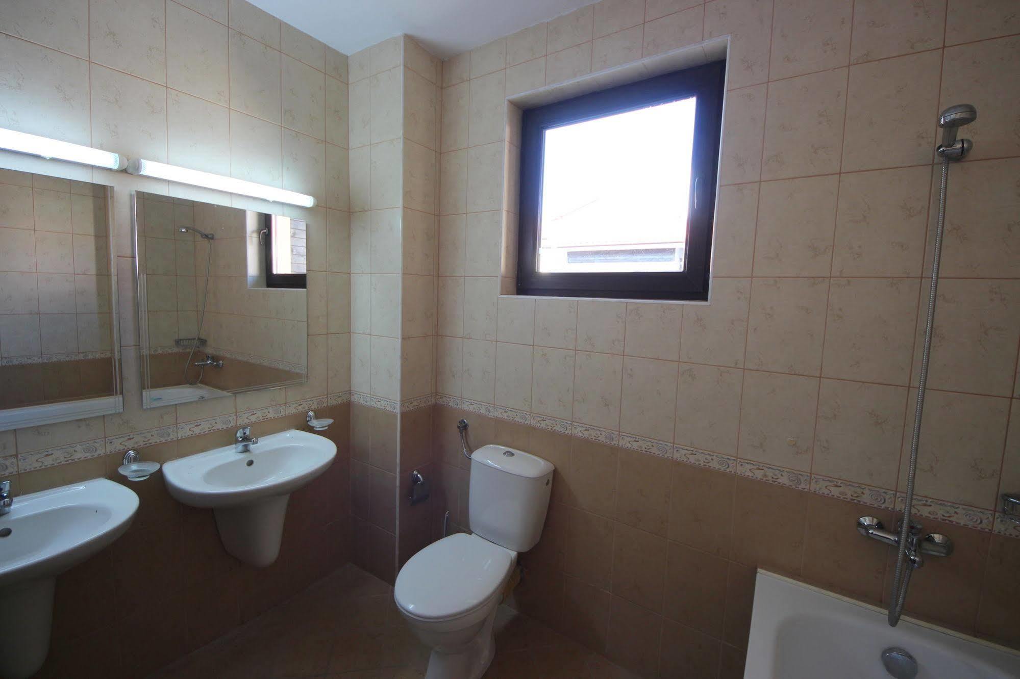 Menada Sunny Hill Villa Kosharitsa Buitenkant foto